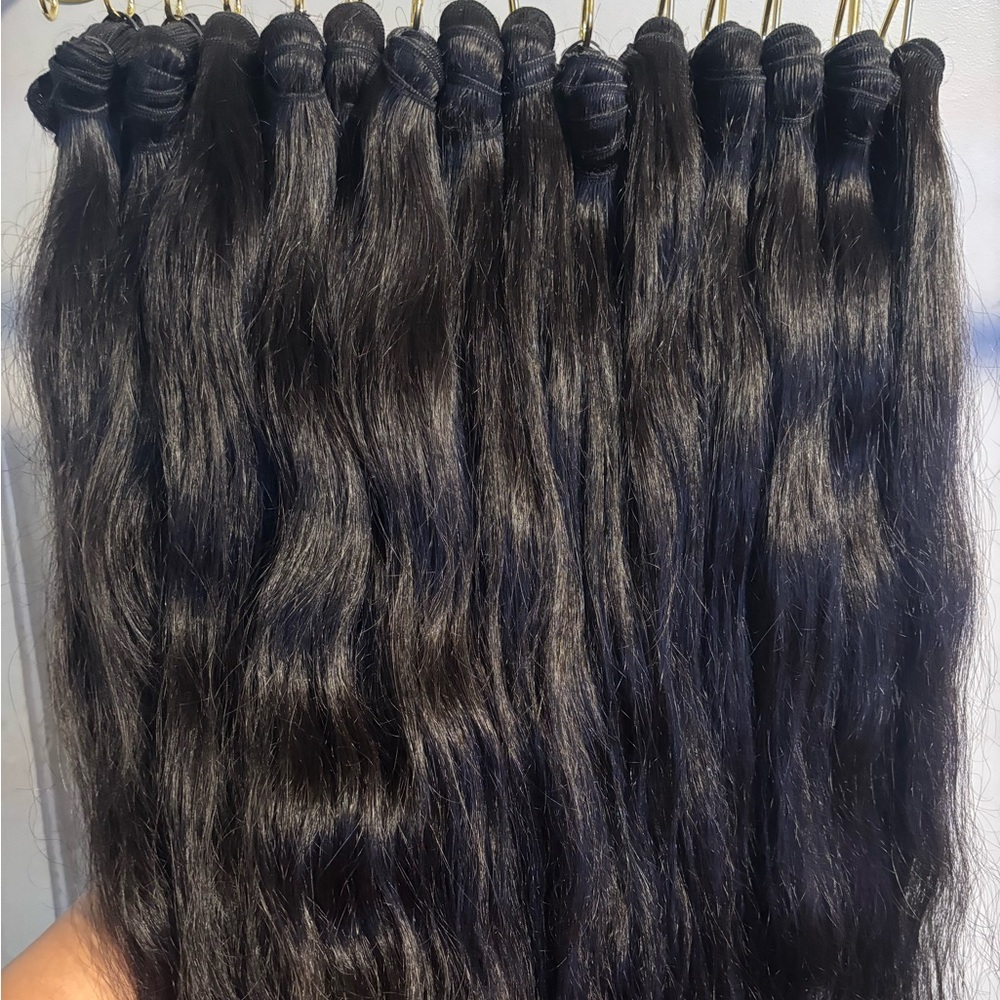 PRICE IS FOR ALL BUNDLES IN THE PICTURE, offers accepted. 100% Human Hair
